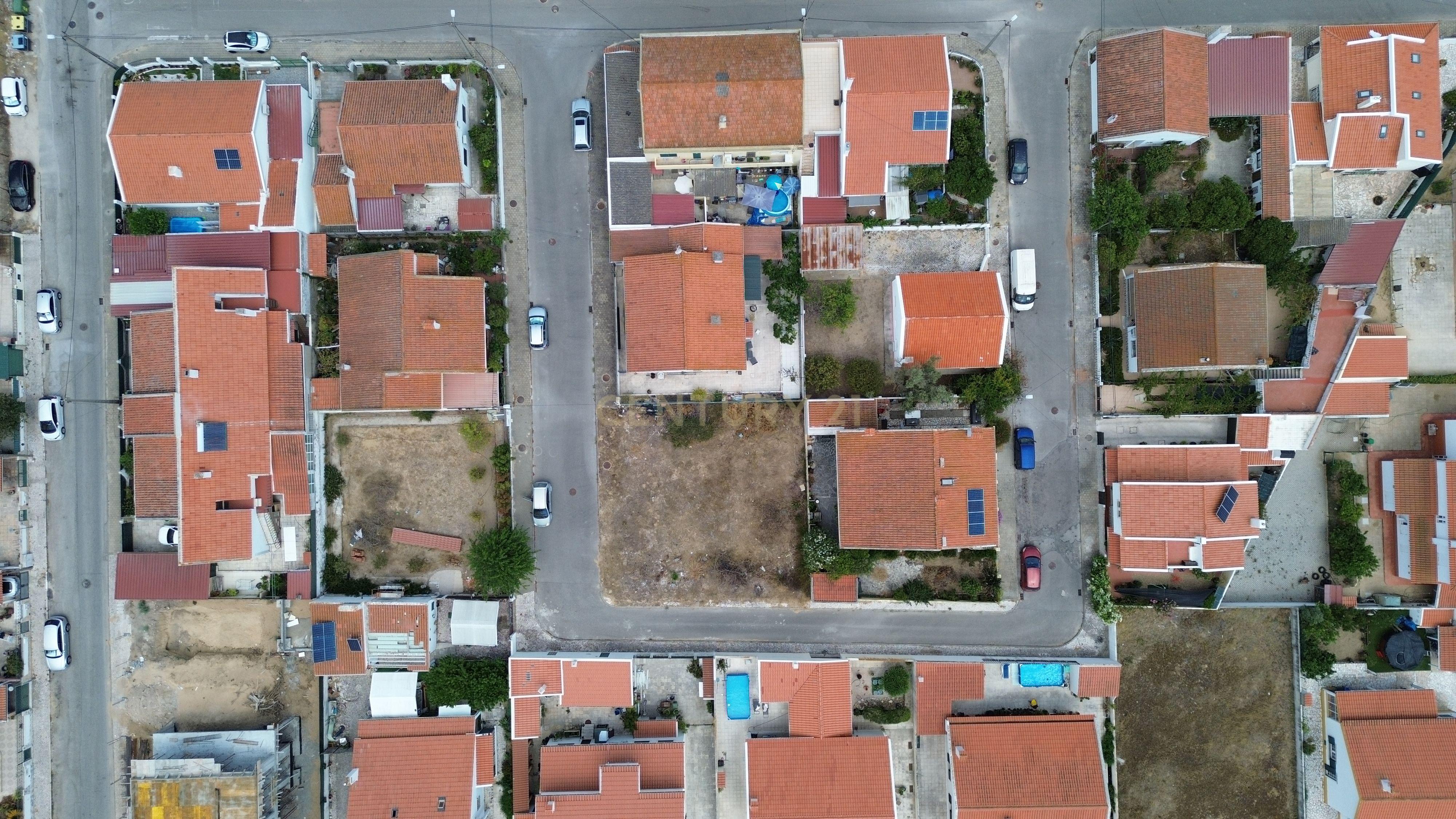 Fotografia 10 de Terreno Urbano de 318 m² em Palmela: Viabilidade para Moradia de 210 m² + Garagem
