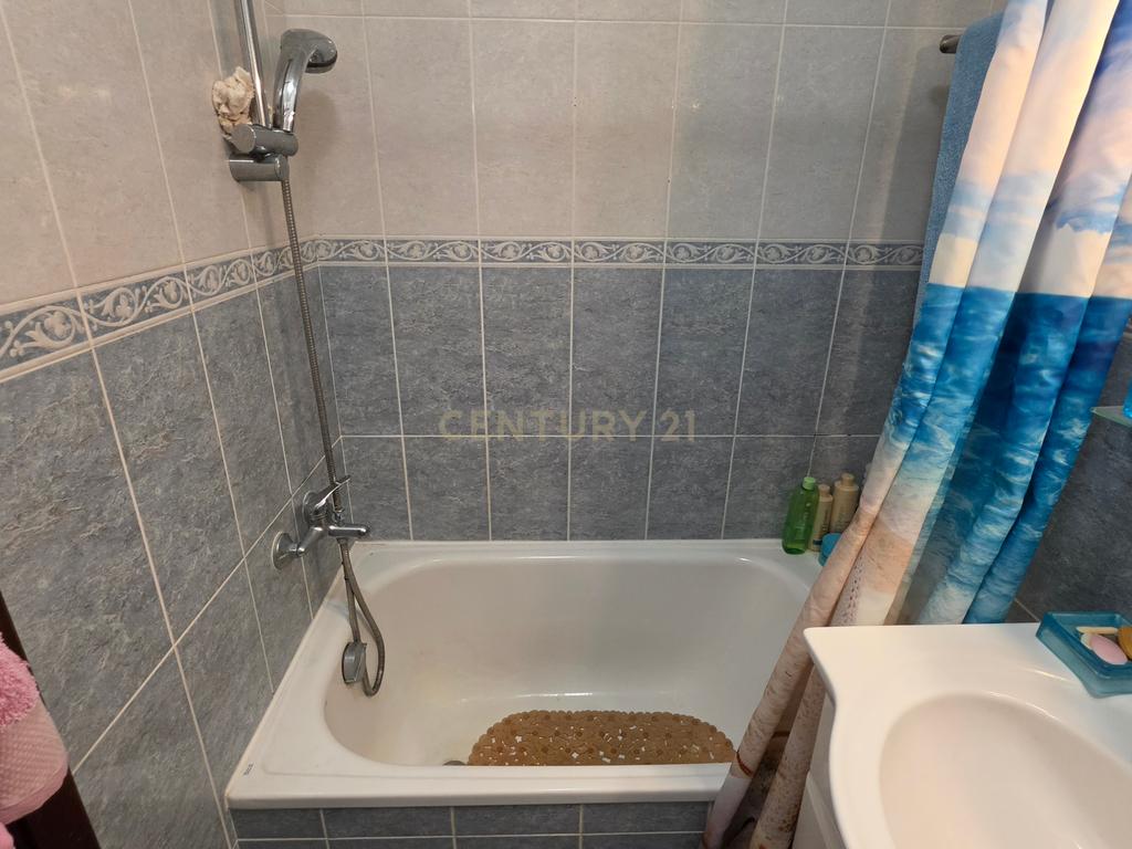 Apartamento Duplex T5 no centro de Palmela - Image 18