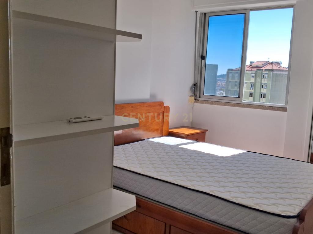 T1 Renovado e mobiliado na Reboleira, Amadora - Excelente Localização - Image 8