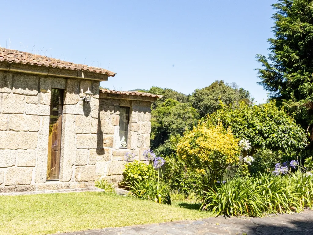 Casa das Azenhas – Charme e Exclusividade à Beira do Rio Cávado - Image 15