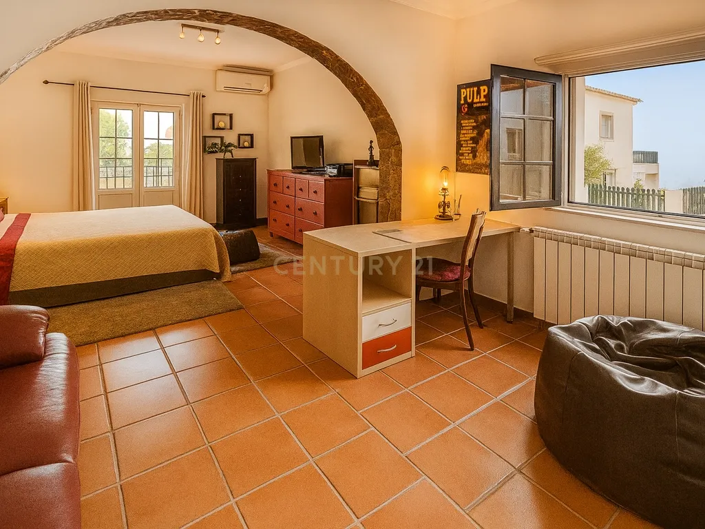Oportunidade Única! Elegante Moradia + Apartamento T2 + Espaço + Funcionalidade = Qualidade de Vida. - Image 25