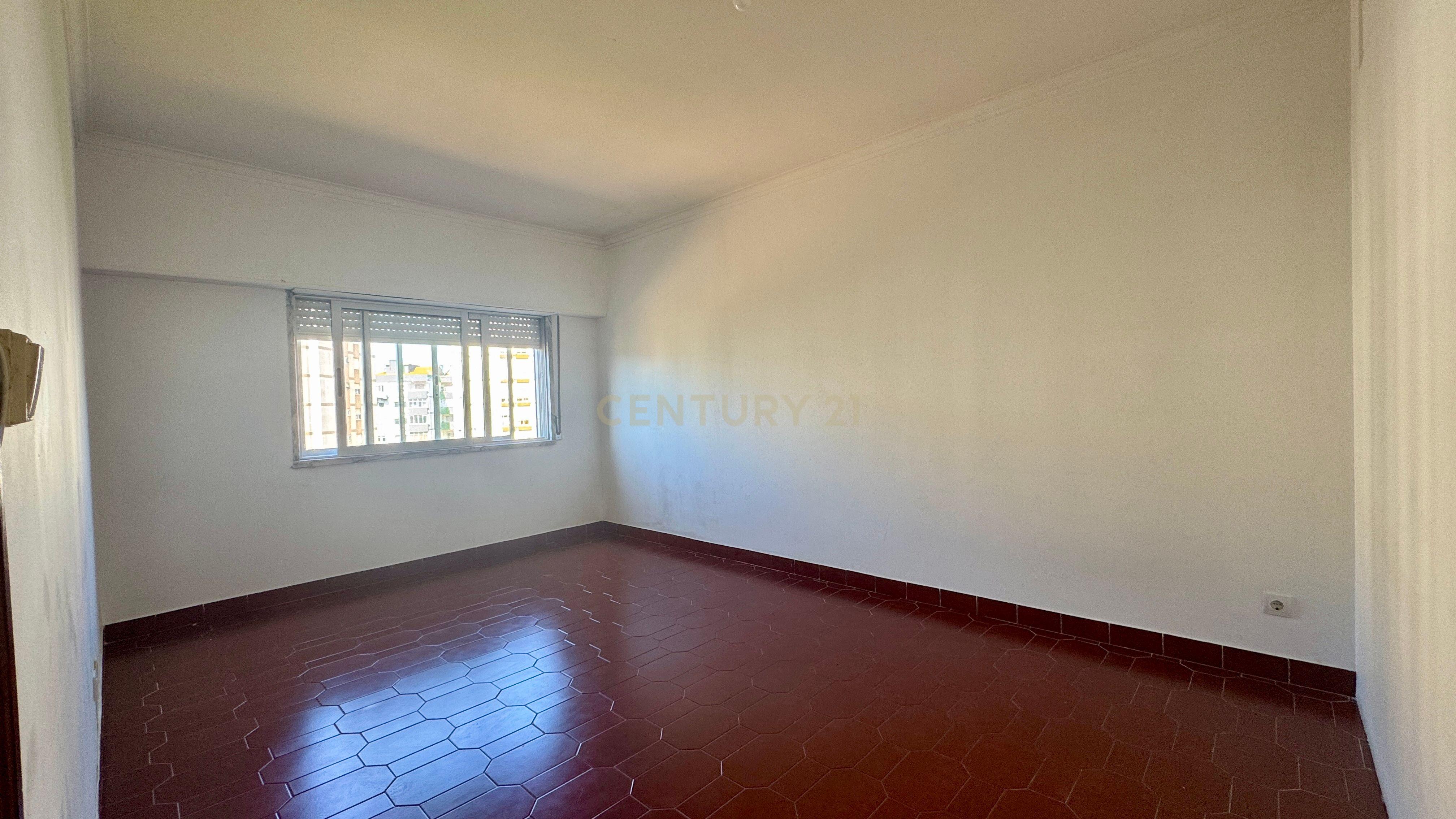 Fotografia 3 de Apartamento T1+1 em Agualva e Mira Sintra