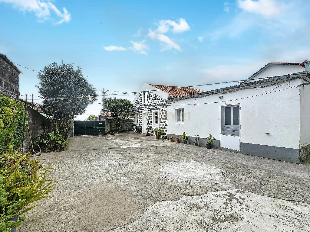 🏡 Moradia T1 tradicional – Freguesia dos Arrifes / Ponta Delgada - Image 2