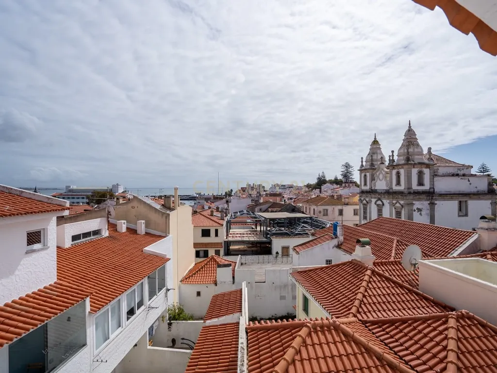 T1 com Vista Deslumbrante para a Marina de Cascais - Image 21