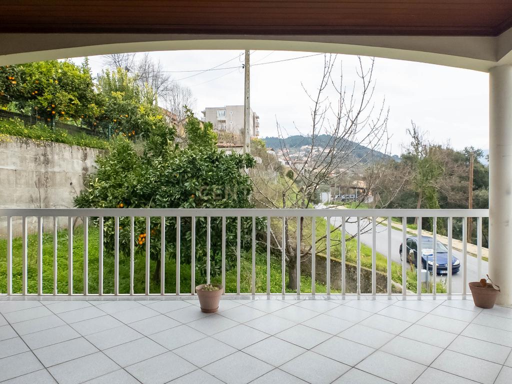 Moradia T3, de 4 frentes, vista Rio - Baião, Porto - Image 10