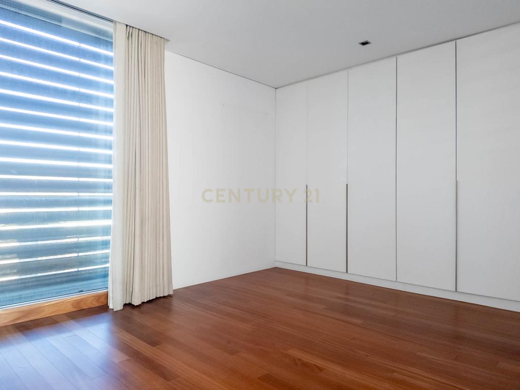 Luxuosa Moradia em Santo Tirso com Vista Panorâmica - Image 58