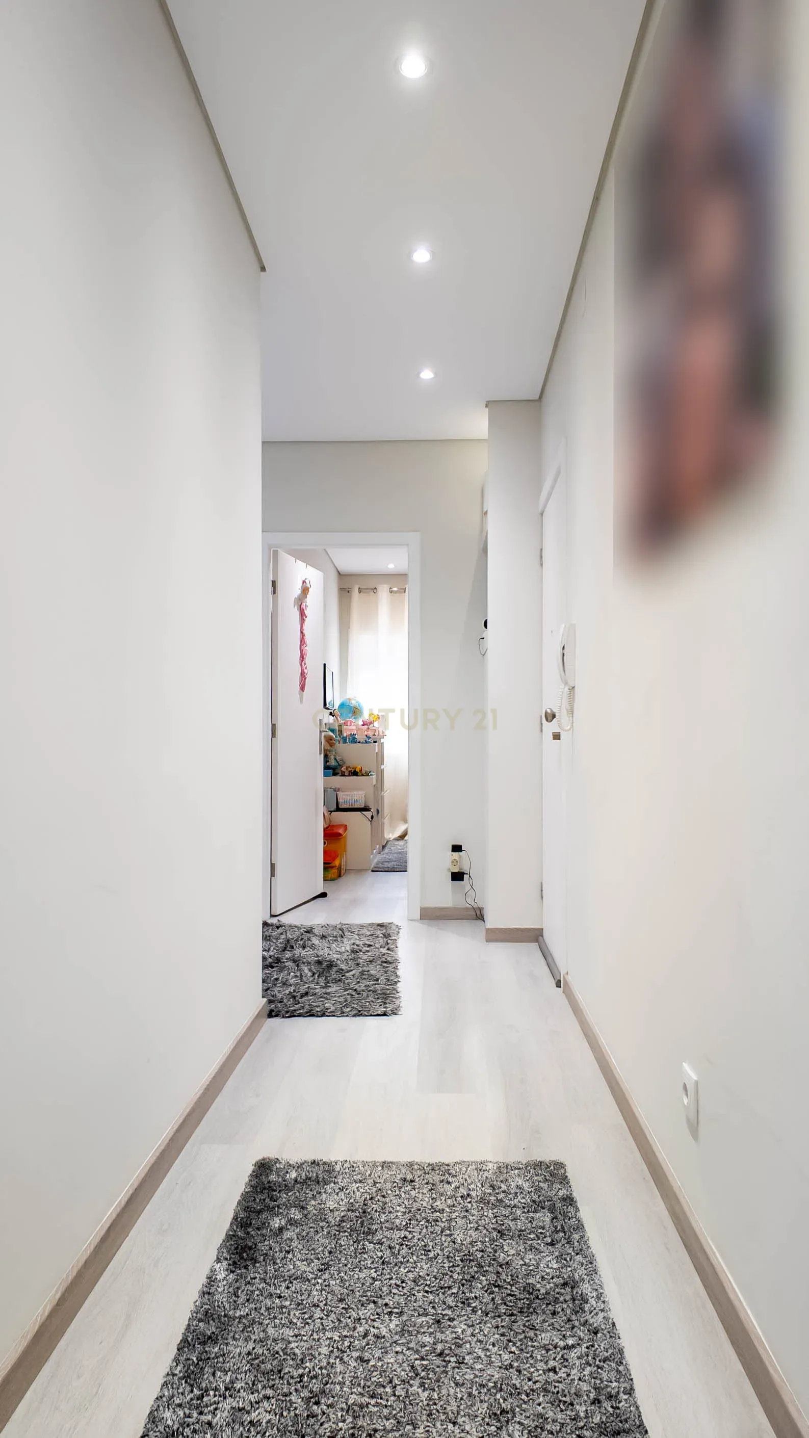 Apartamento T3 Renovado - Image 12