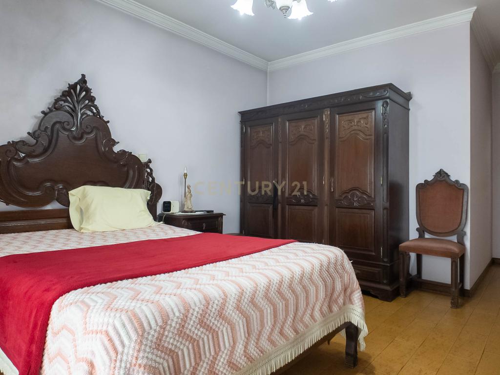 Moradia T3 com anexos, logradouro e garagem em Paredes - Image 9