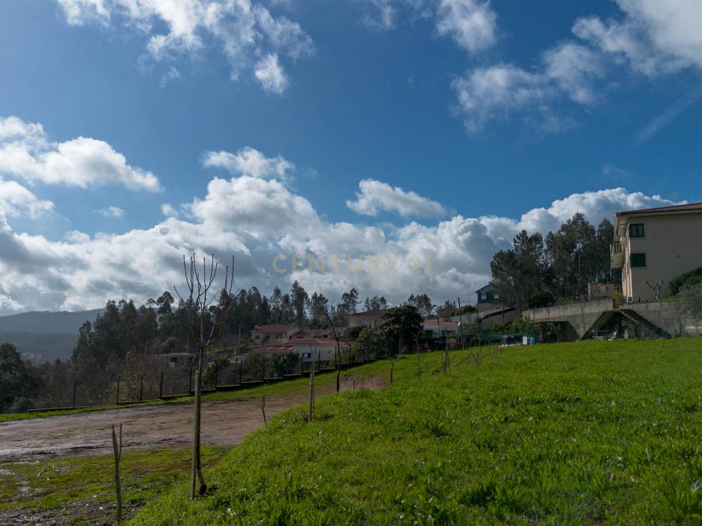 Deslumbrante Quinta T5 com terreno urbano de 5000m2 em Aguiar de Sousa - Image 75