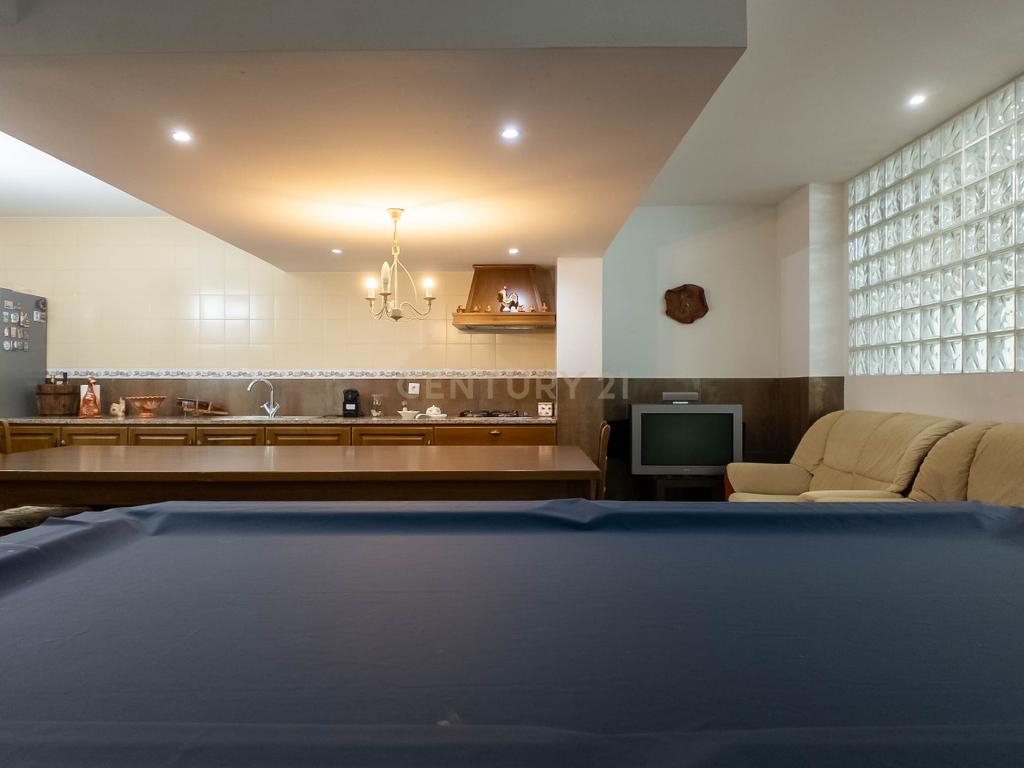 Moradia  de Luxo T4 ( como Nova ) em São Pedro da Cova - Image 54