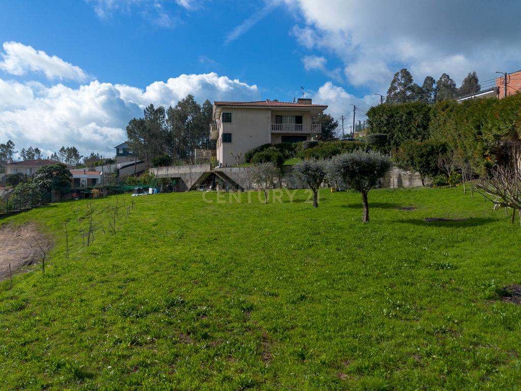 Deslumbrante Quinta T5 com terreno urbano de 5000m2 em Aguiar de Sousa - Image 77
