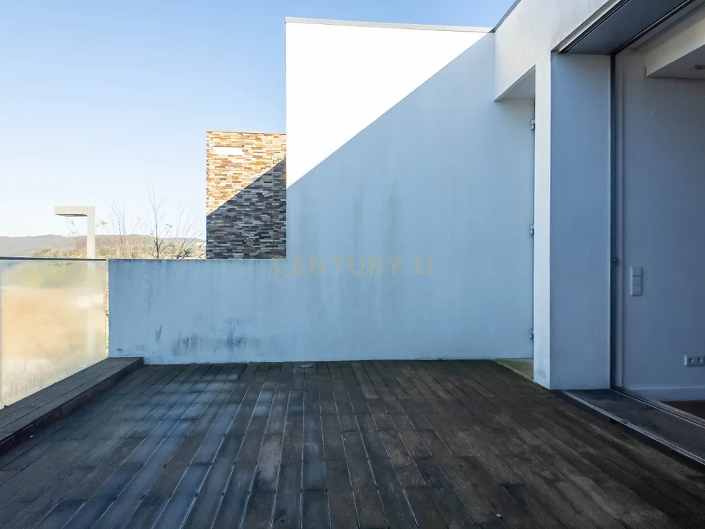 Luxuosa Moradia em Santo Tirso com Vista Panorâmica - Image 49