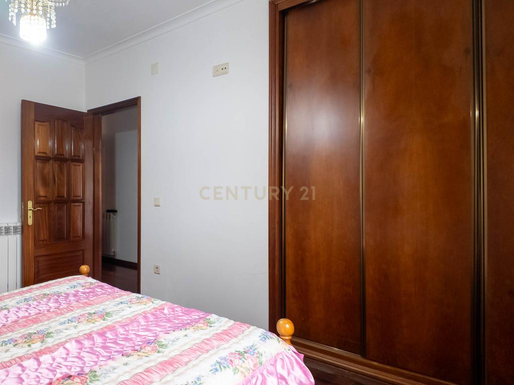 Moradia T3, de 4 frentes, vista Rio - Baião, Porto - Image 19