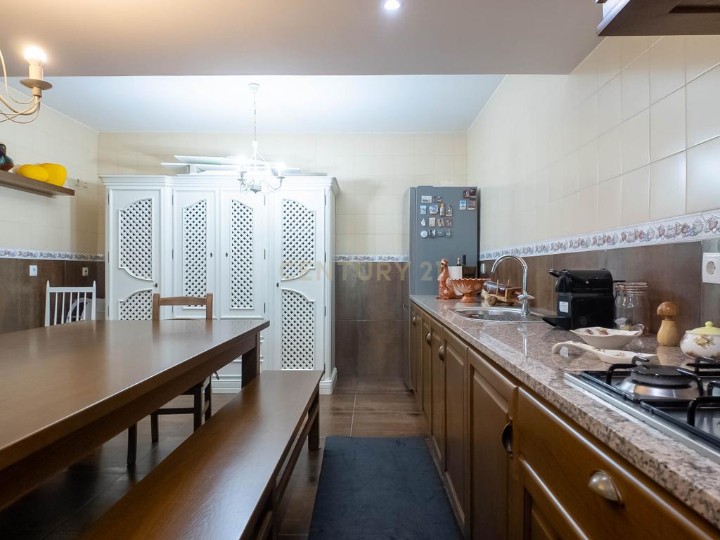 Moradia  de Luxo T4 ( como Nova ) em São Pedro da Cova - Image 48