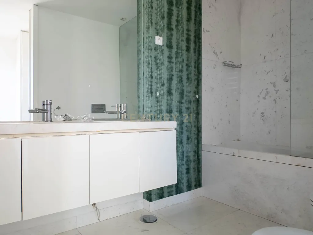 Luxuosa Moradia em Santo Tirso com Vista Panorâmica - Image 61