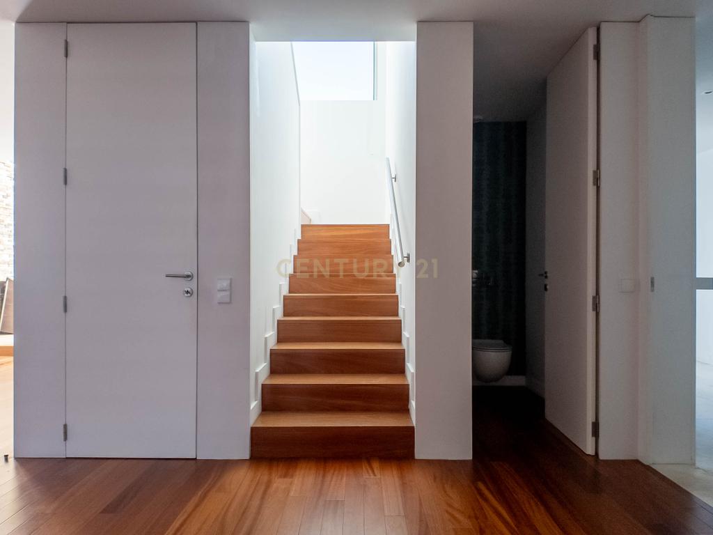 Luxuosa Moradia em Santo Tirso com Vista Panorâmica - Image 46