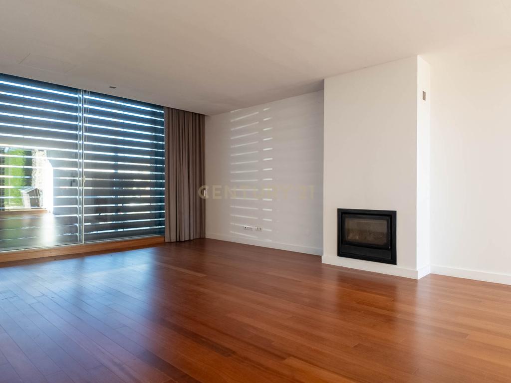 Luxuosa Moradia em Santo Tirso com Vista Panorâmica - Image 45