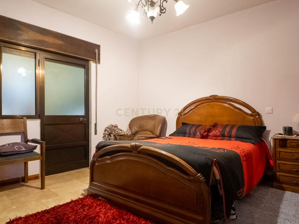 Moradia T3 com anexos, logradouro e garagem em Paredes - Image 32