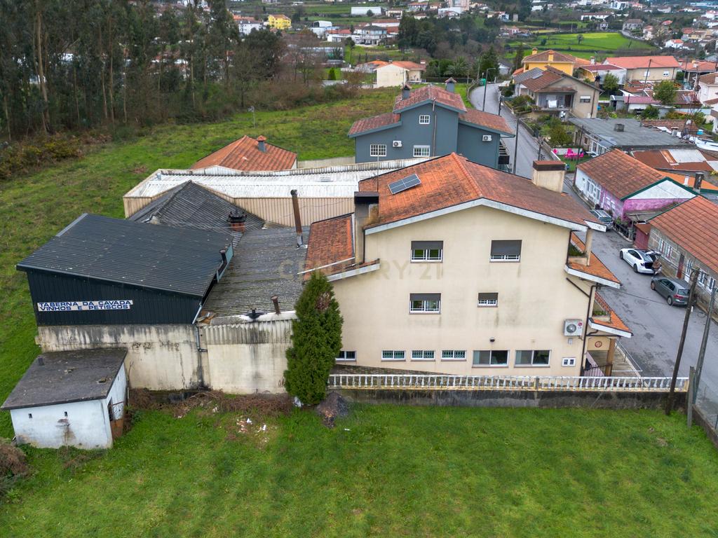 Moradia T3 com anexos, logradouro e garagem em Paredes - Image 47