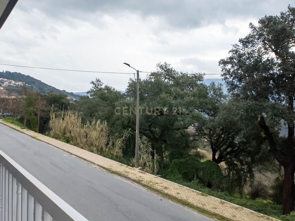 Moradia T3, de 4 frentes, vista Rio - Baião, Porto - Image 32