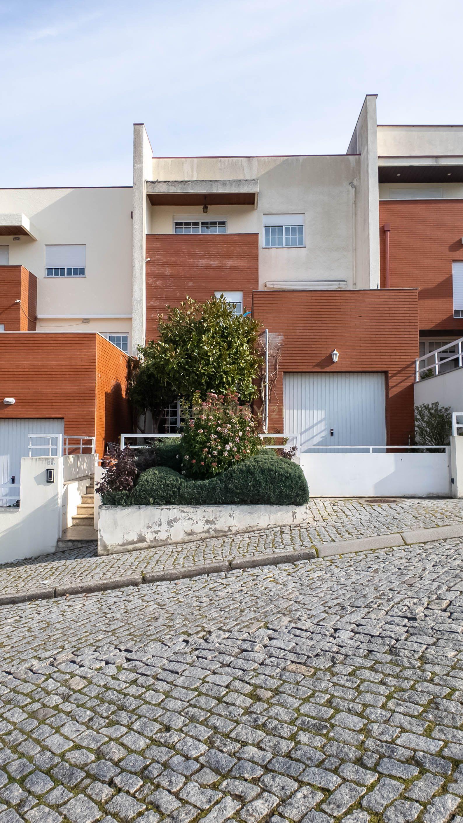 MORADIA T4 em VILA REAL - Image 2
