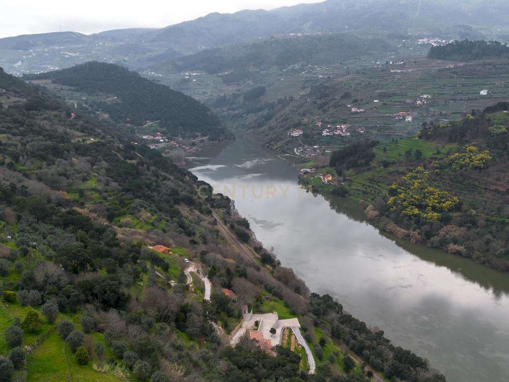 Moradia T3, de 4 frentes, vista Rio - Baião, Porto - Image 37