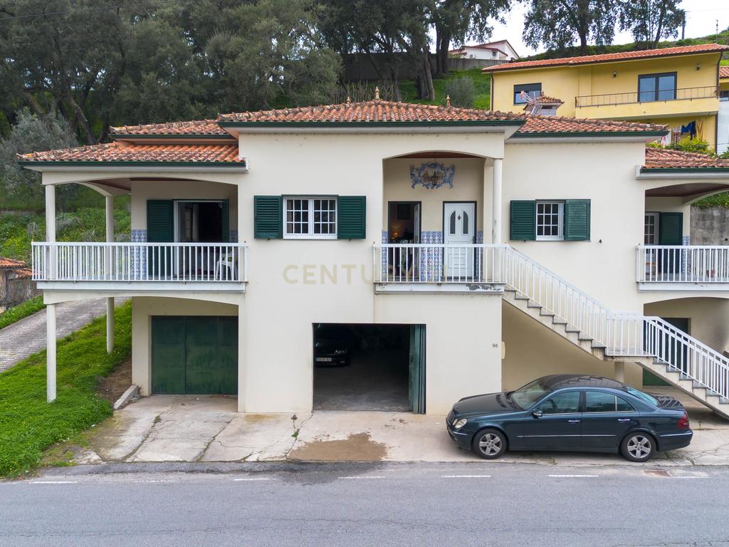 Moradia T3, de 4 frentes, vista Rio - Baião, Porto - Image 7
