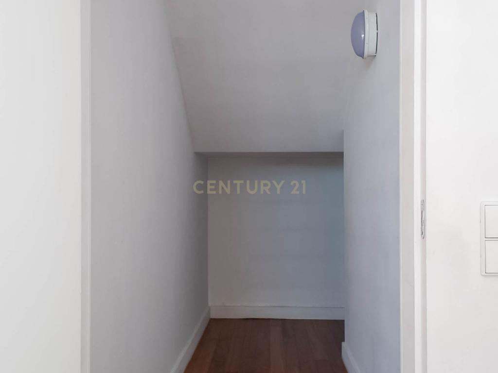 Luxuosa Moradia em Santo Tirso com Vista Panorâmica - Image 42