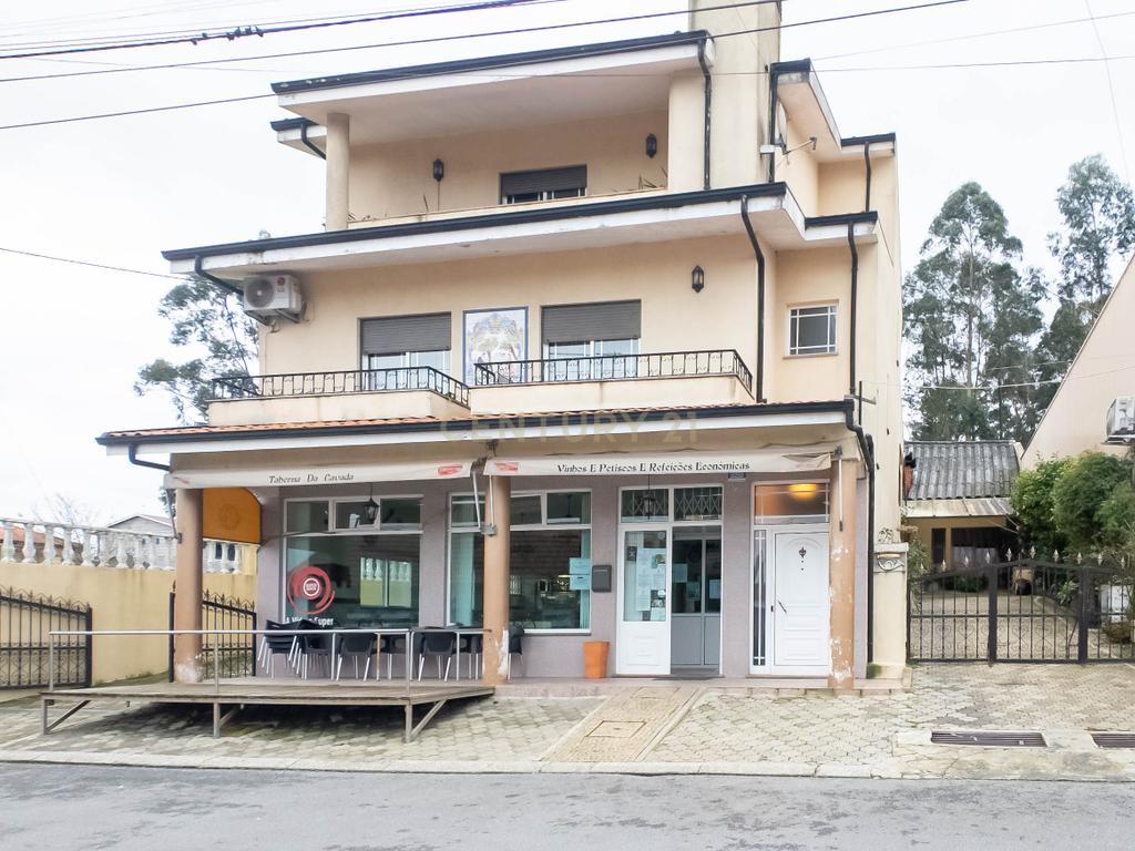 Moradia T3 com anexos, logradouro e garagem em Paredes - Image 45