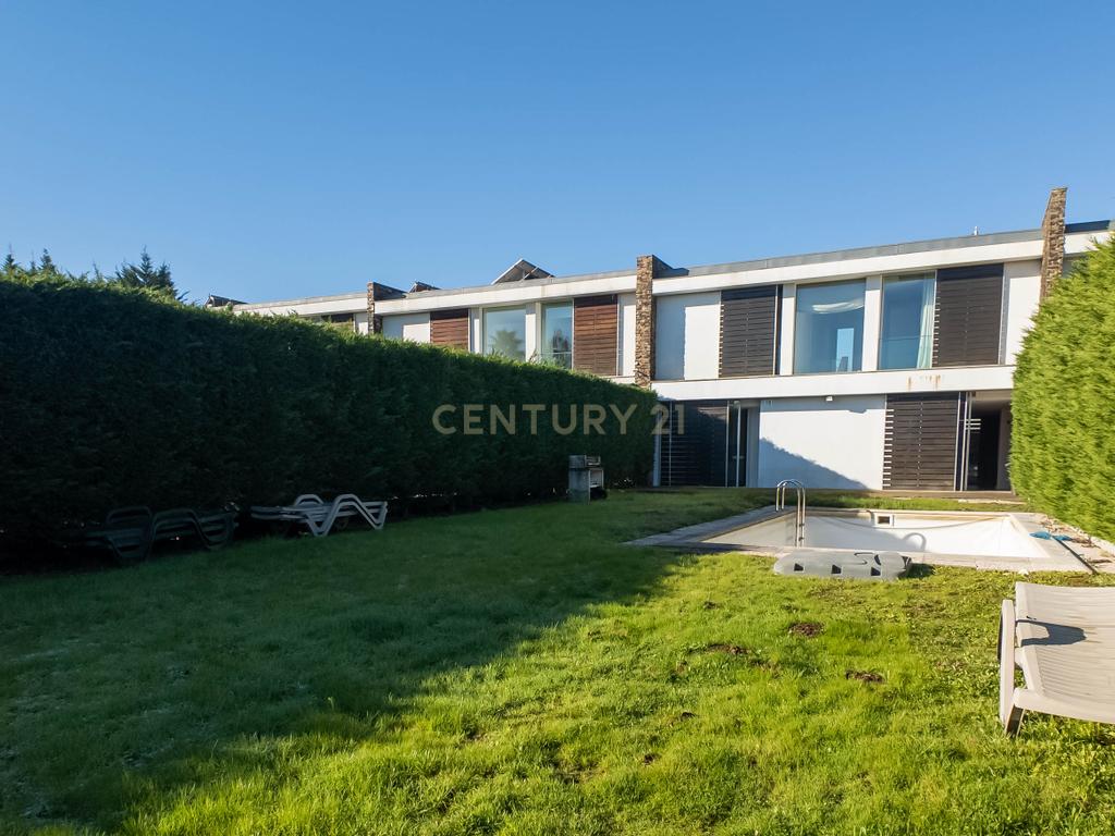 Luxuosa Moradia em Santo Tirso com Vista Panorâmica - Image 27