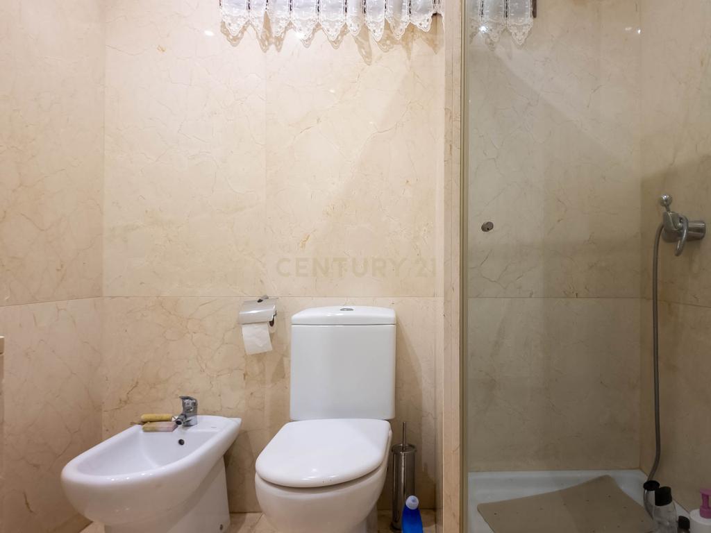 Deslumbrante Quinta T5 com terreno urbano de 5000m2 em Aguiar de Sousa - Image 39