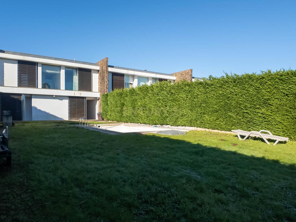Luxuosa Moradia em Santo Tirso com Vista Panorâmica - Image 44