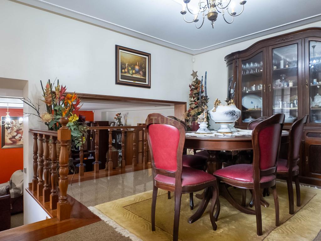 Deslumbrante Quinta T5 com terreno urbano de 5000m2 em Aguiar de Sousa - Image 57
