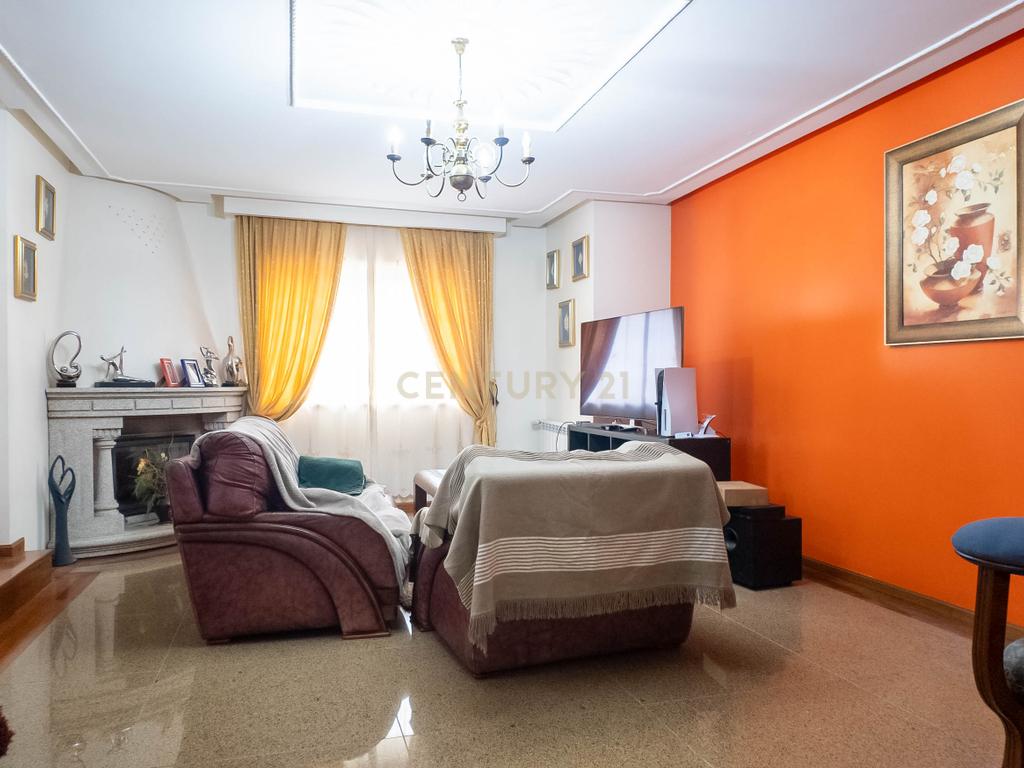 Deslumbrante Quinta T5 com terreno urbano de 5000m2 em Aguiar de Sousa - Image 42