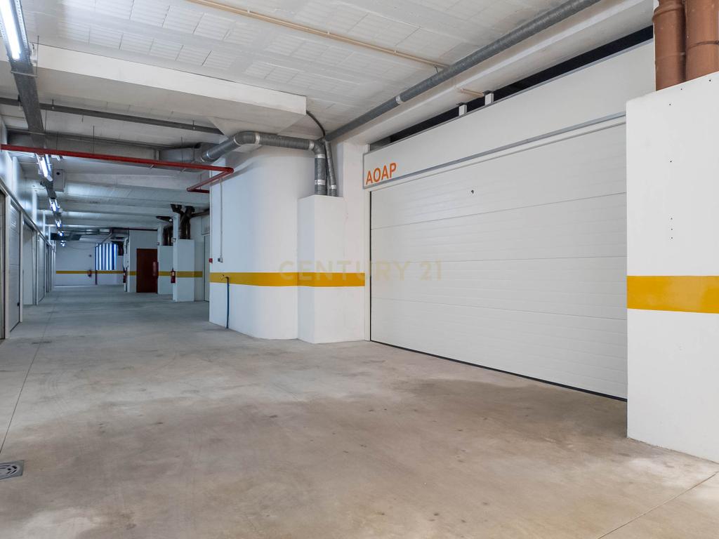Arrecadação/Box para Arrendamento em Vila Nova de Gaia - Image 4