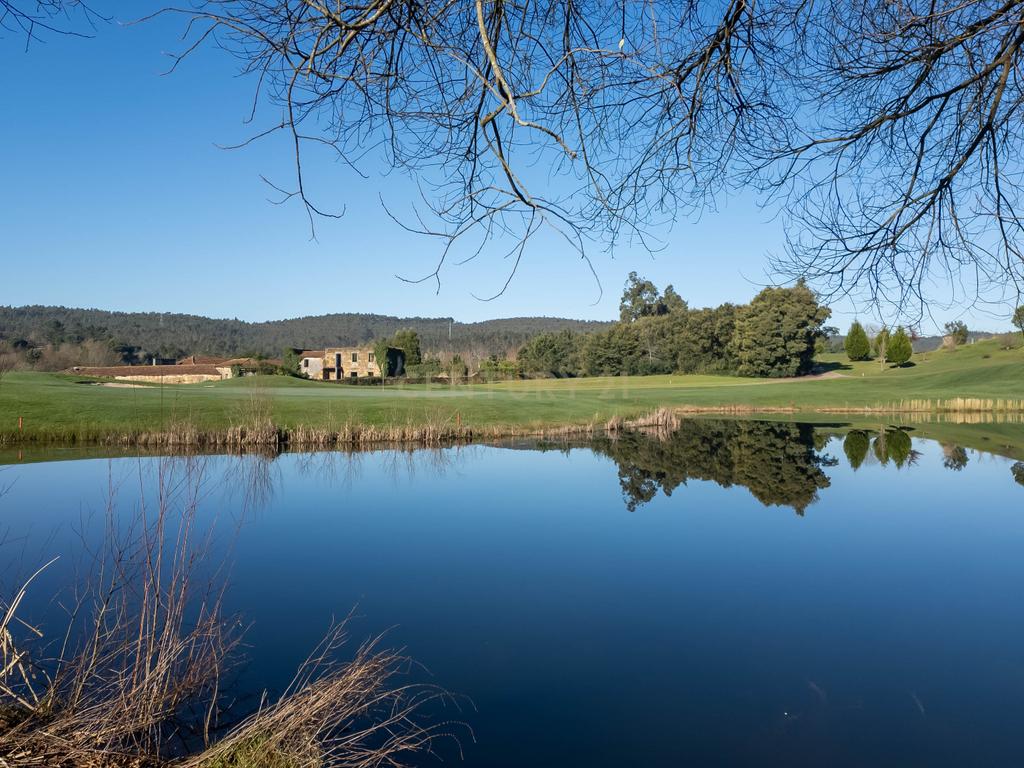 Luxuosa Moradia em Santo Tirso com Vista Panorâmica - Image 19