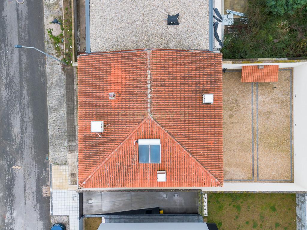 Moradia  de Luxo T4 ( como Nova ) em São Pedro da Cova - Image 62
