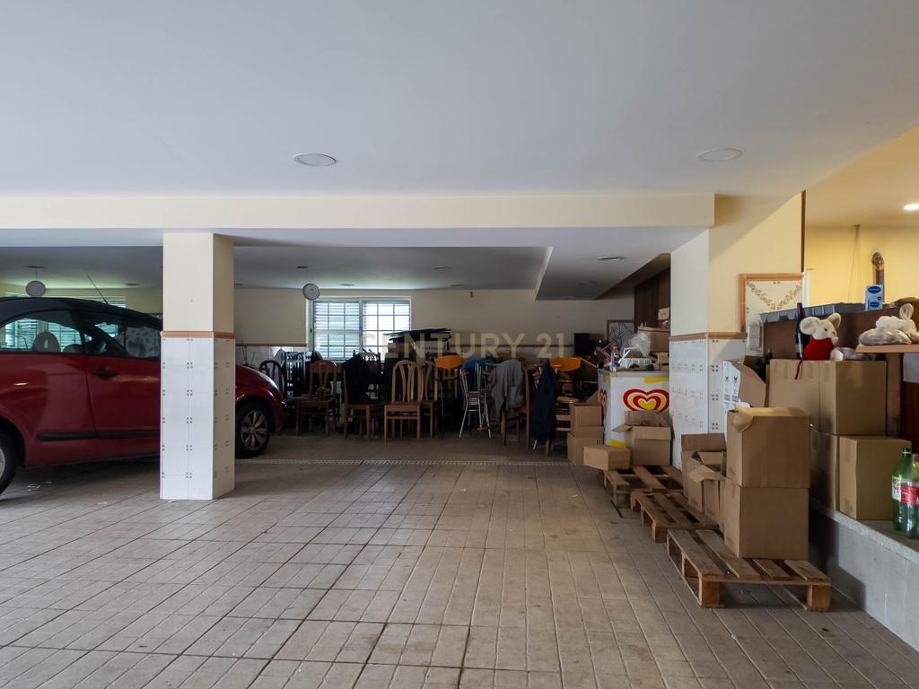 Deslumbrante Quinta T5 com terreno urbano de 5000m2 em Aguiar de Sousa - Image 60