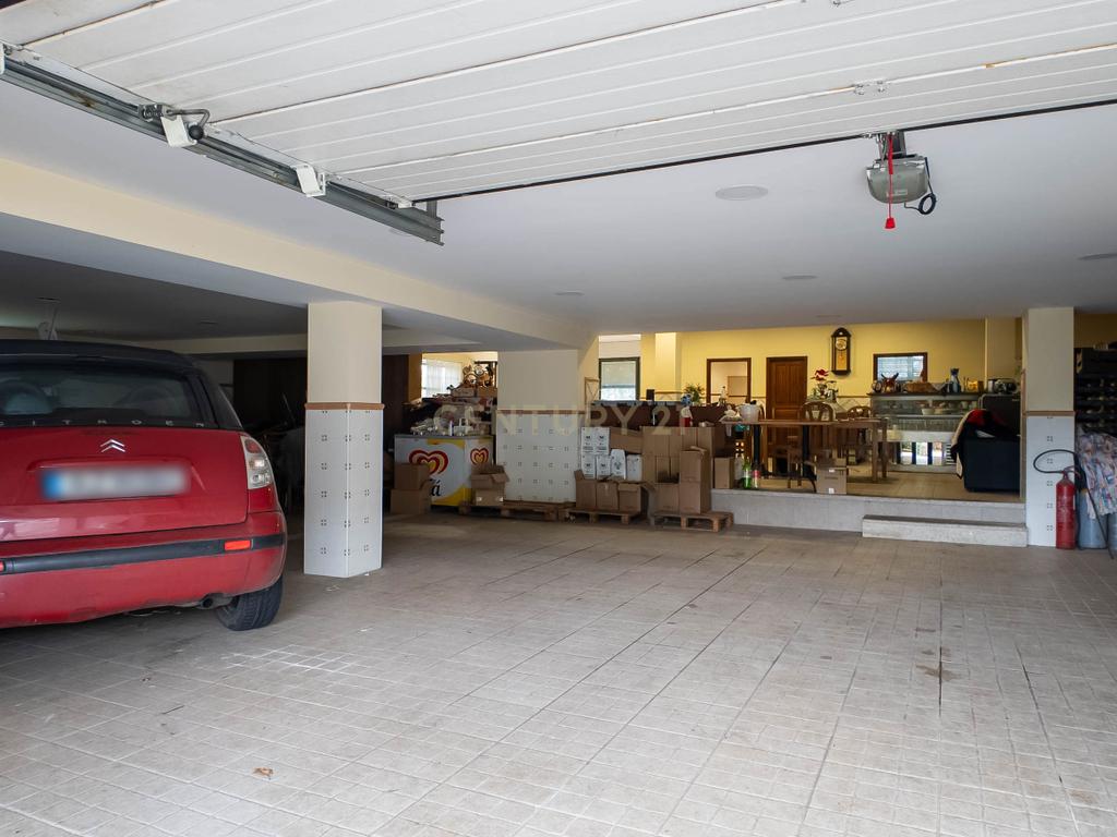Deslumbrante Quinta T5 com terreno urbano de 5000m2 em Aguiar de Sousa - Image 59