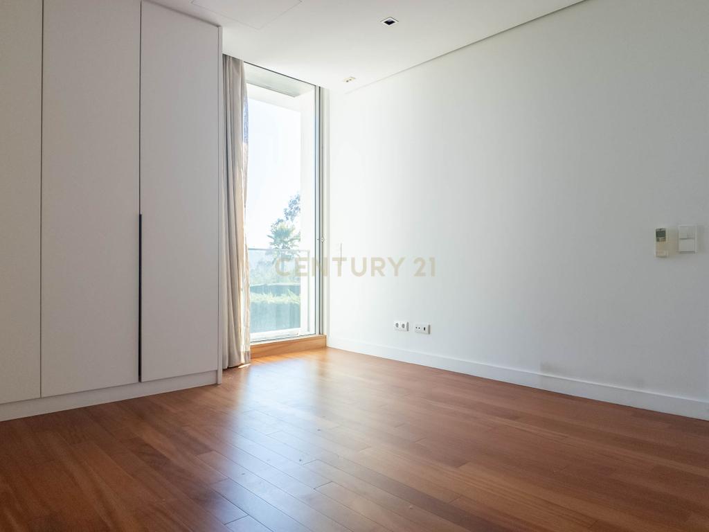 Luxuosa Moradia em Santo Tirso com Vista Panorâmica - Image 63