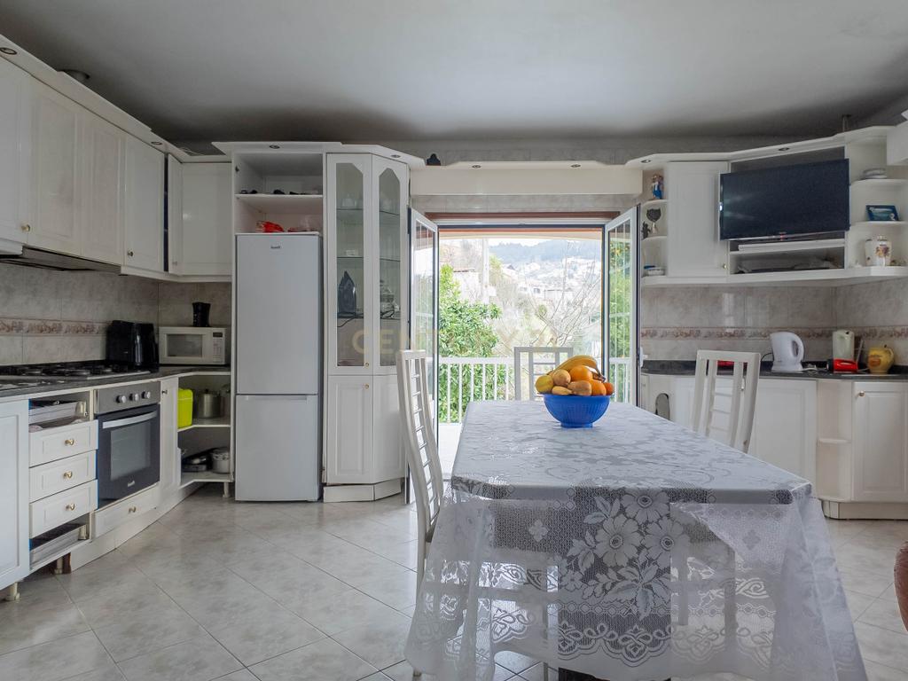 Moradia T3, de 4 frentes, vista Rio - Baião, Porto - Image 3