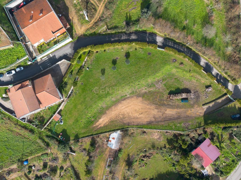Deslumbrante Quinta T5 com terreno urbano de 5000m2 em Aguiar de Sousa - Image 72
