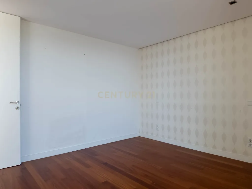 Luxuosa Moradia em Santo Tirso com Vista Panorâmica - Image 65