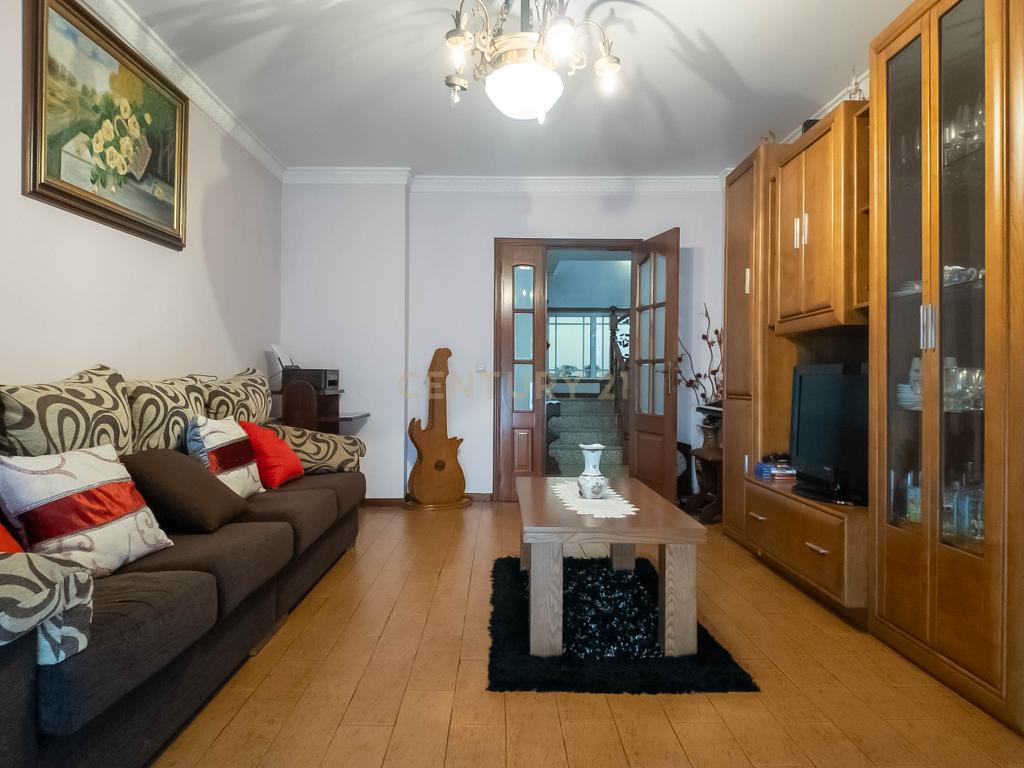 Moradia T3 com anexos, logradouro e garagem em Paredes - Image 6