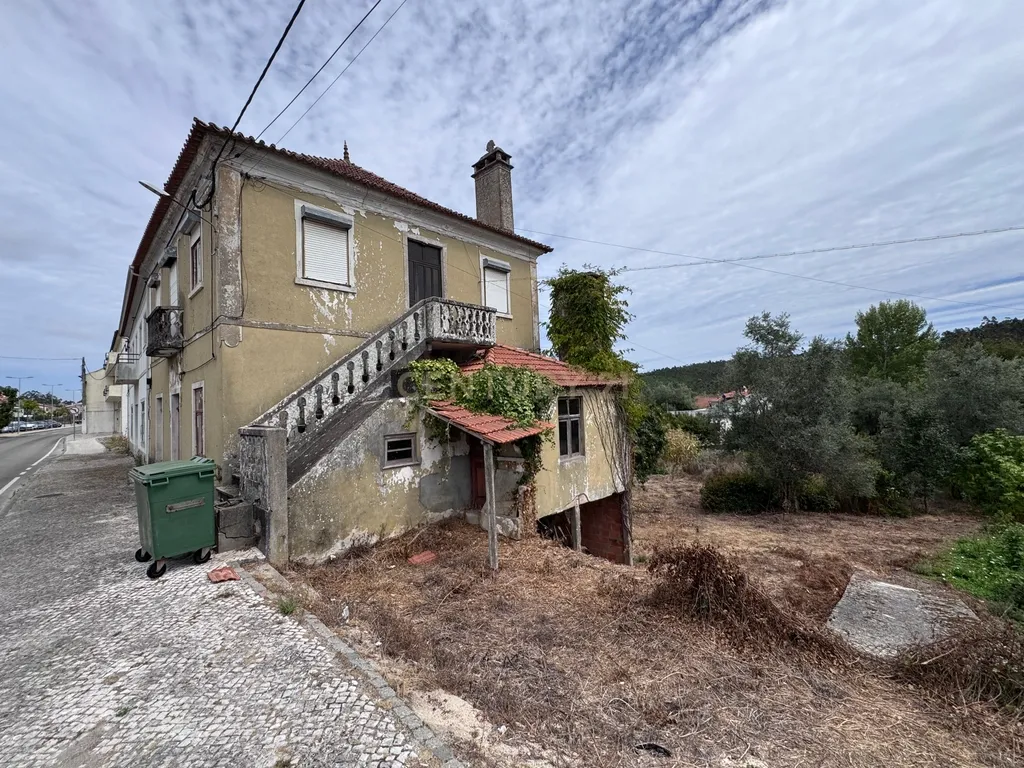 Moradia T6 para Recuperação - Zona Histórica - Albergaria dos Doze, Pombal - Image 3