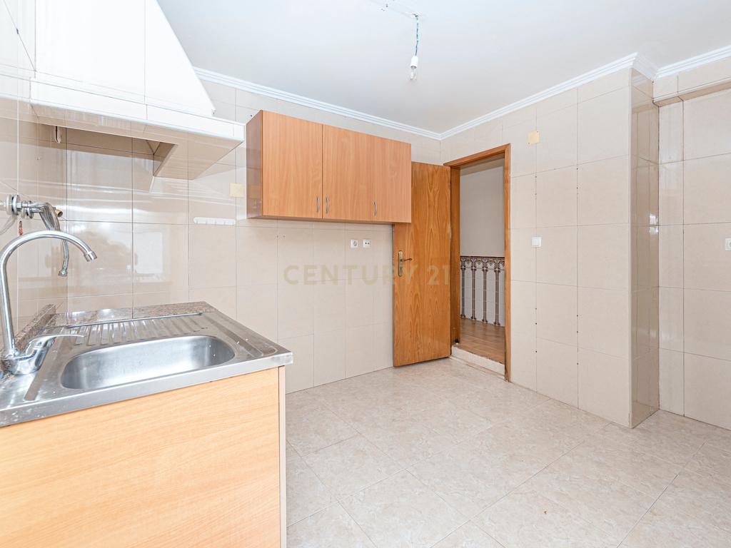 Moradia com 136 m2 de área útil localizada na  Rua da Capela, Idanha Belas  - Image 17