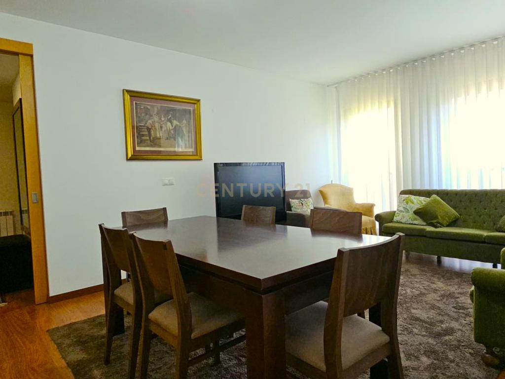 Apartamento com Três Quartos no Centro da Cidade da Póvoa de Varzim - Image 7