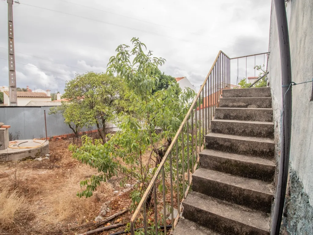 Moradia para recuperar com 250 m² em Vila Verde – Figueira da Foz - Image 12