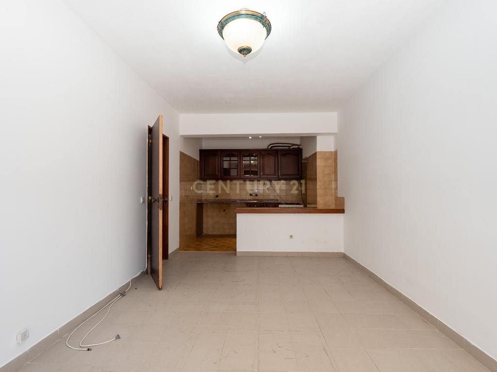 Apartamento T1 com potencial para T2 na Rinchoa – Conforto e Tranquilidade! - Image 3