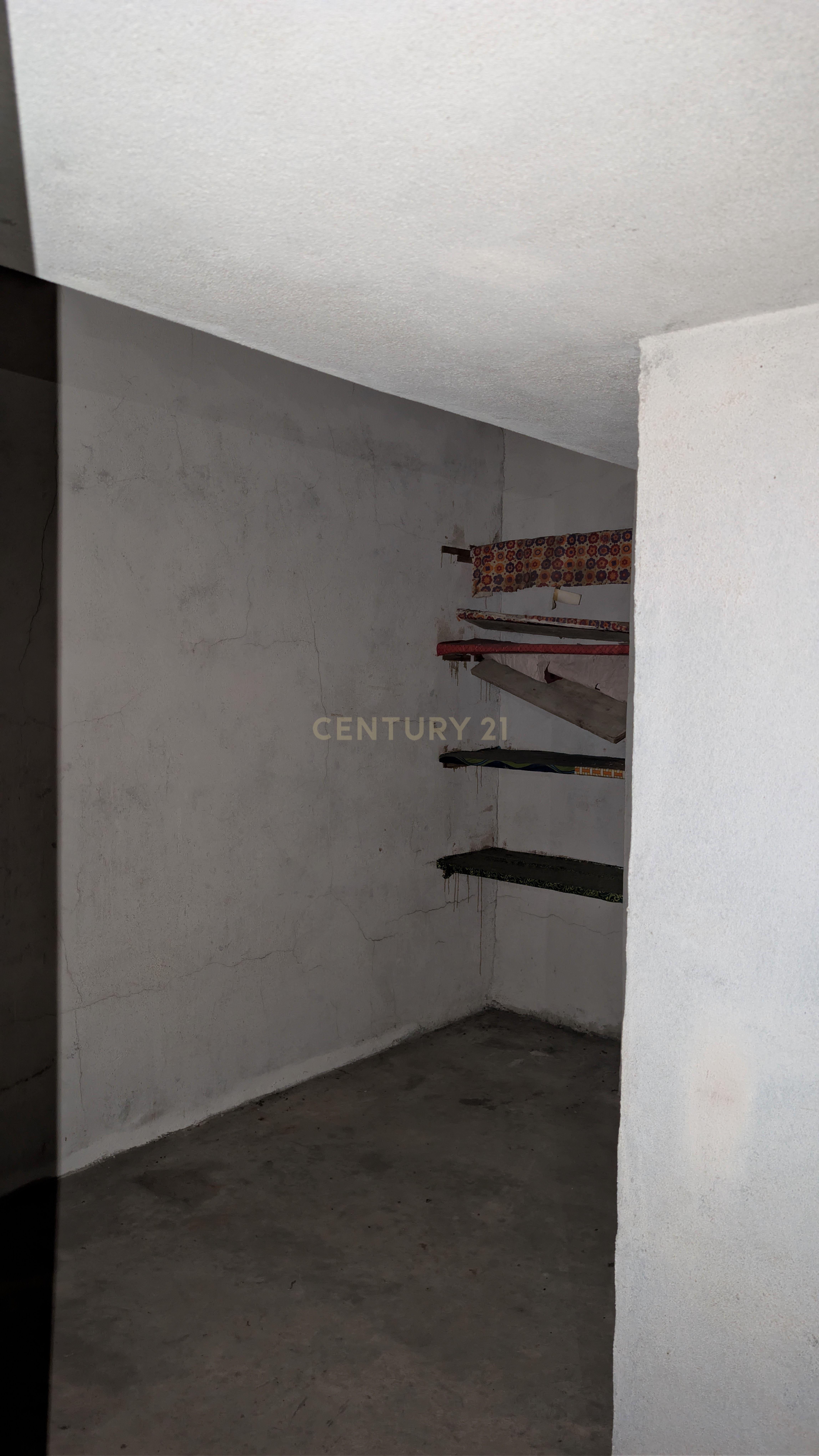 Fotografia 4 de Garagem para arrendamento em Massamá - Não deixe escapar